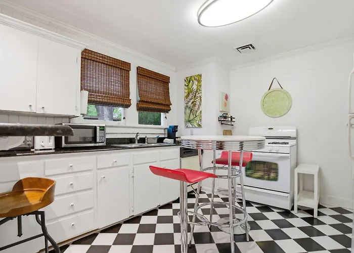 Spacious 2br Perfect For Work Crews Or Families *